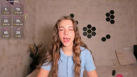 Snapshot of mia_com chatting on October 2, 2025, 4:03 pm Mia next stream Thursday 1400 UTC1 Friday 1400 UTC1 online show from October 2, 2025, 4:03 pm