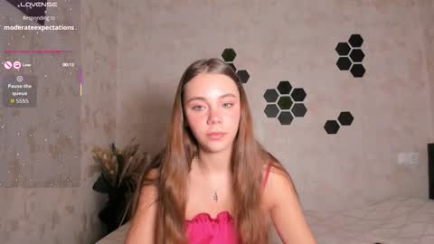 Snapshot of mia_com chatting on October 9, 2025, 2:04 pm Mia next stream Thursday 1400 UTC1 Friday 1400 UTC1 online show from October 9, 2025, 2:04 pm