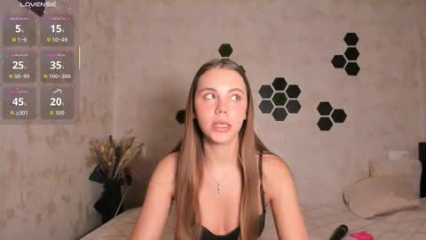 Snapshot of mia_com chatting on October 29, 2025, 2:19 pm Mia next stream Thursday 1400 UTC1 Friday 1400 UTC1 online show from October 29, 2025, 2:19 pm