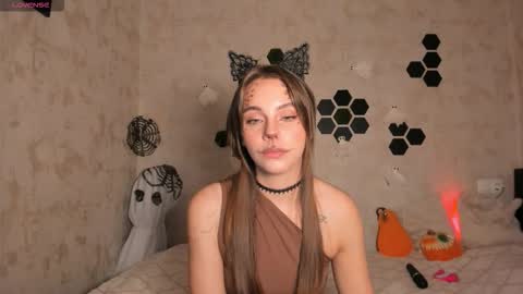 Snapshot of mia_com chatting on October 30, 2025, 2:18 pm Mia next stream Thursday 1400 UTC1 Friday 1400 UTC1 online show from October 30, 2025, 2:18 pm