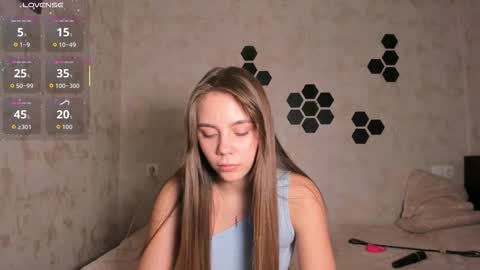 Snapshot of mia_com chatting on November 21, 2025, 1:32 pm Mia next stream Thursday 1400 UTC1 Friday 1400 UTC1 online show from November 21, 2025, 1:32 pm