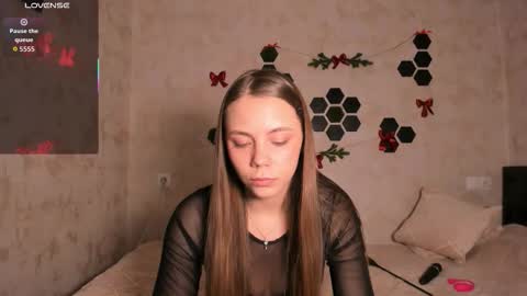 Snapshot of mia_com chatting on January 5, 2026, 5:27 pm Mia next stream Thursday 1400 UTC1 Friday 1400 UTC1 online show from January 5, 2026, 5:27 pm