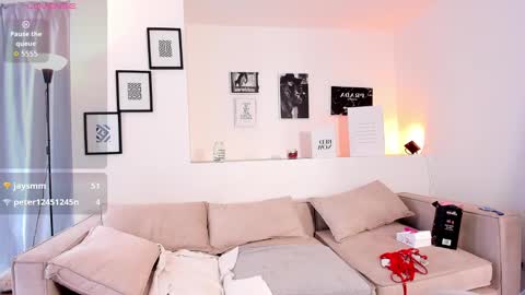 Snapshot of mia_corner chatting on September 28, 2025, 6:35 pm mia_corner online show from September 28, 2025, 6:35 pm