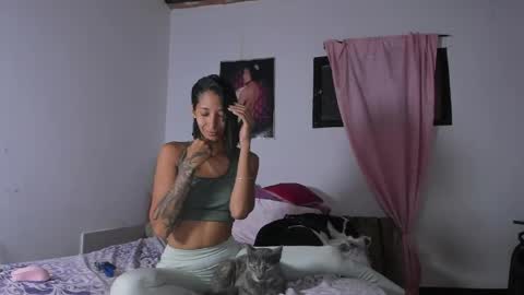 Snapshot of mia_crazysweet chatting on April 24, 2026, 12:40 pm Mia Sandoval online show from April 24, 2026, 12:40 pm