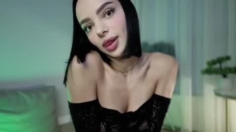 Mia Cupcake online show from September 24, 2025, 4:10 pm