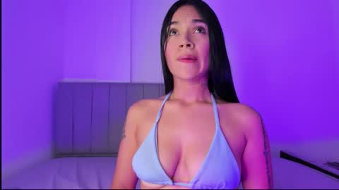 Snapshot of mia_cute25 chatting on December 17, 2025, 10:32 am online show from December 17, 2025, 10:32 am