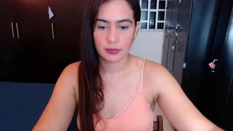 Snapshot of mia_danielsx chatting on December 6, 2024, 2:46 am Mia online show from December 6, 2024, 2:46 am