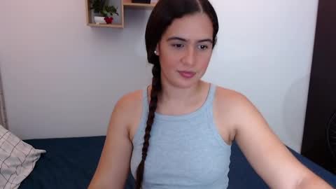 Snapshot of mia_danielsx chatting on December 15, 2024, 1:35 am Mia online show from December 15, 2024, 1:35 am