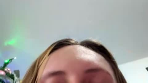 Snapshot of mia_dca chatting on December 17, 2025, 1:44 am mia_dca online show from December 17, 2025, 1:44 am