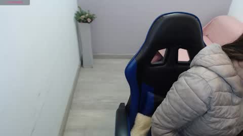 Snapshot of mia_diaz1 chatting on December 22, 2025, 1:41 pm Mia online show from December 22, 2025, 1:41 pm