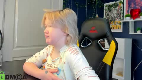 Snapshot of mia_ferd chatting on May 11, 2026, 2:50 am Mia online show from May 11, 2026, 2:50 am
