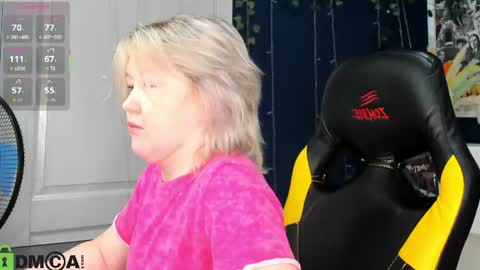 Snapshot of mia_ferd chatting on June 10, 2026, 3:07 am Mia online show from June 10, 2026, 3:07 am