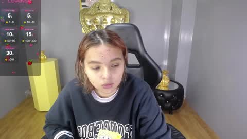 Mia online show from October 26, 2025, 12:44 pm