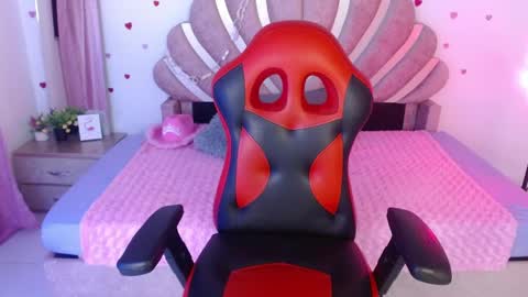 Snapshot of mia_fox666 chatting on April 6, 2026, 12:41 am mia online show from April 6, 2026, 12:41 am