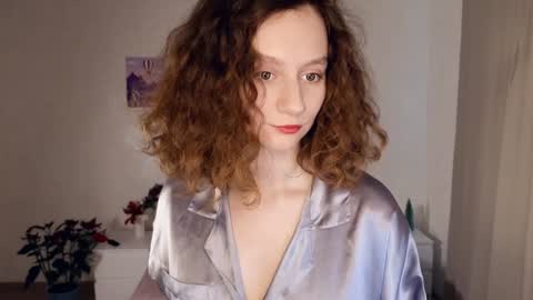 Mia  online show from January 29, 2025, 9:33 am