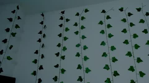 MIA online show from November 5, 2025, 10:10 pm