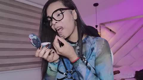 Mia online show from February 17, 2026, 2:52 am