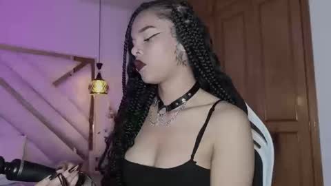 Mia online show from February 26, 2026, 4:00 am