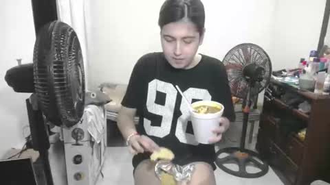 Snapshot of mia_goth766259 chatting on December 2, 2025, 2:50 am izzy online show from December 2, 2025, 2:50 am