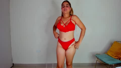 Snapshot of mia_hansper chatting on January 17, 2025, 11:29 pm Mia online show from January 17, 2025, 11:29 pm