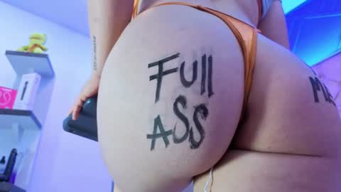 Snapshot of mia_hornny chatting on May 10, 2026, 1:05 pm Mia online show from May 10, 2026, 1:05 pm