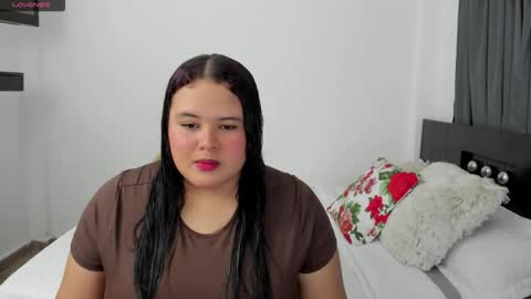 Mia  hot online show from April 29, 2026, 9:32 pm