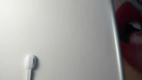 Val  online show from November 11, 2025, 11:43 am