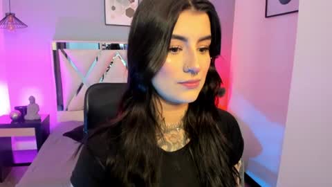Snapshot of mia_jagger chatting on July 8, 2026, 3:33 am Val online show from July 8, 2026, 3:33 am