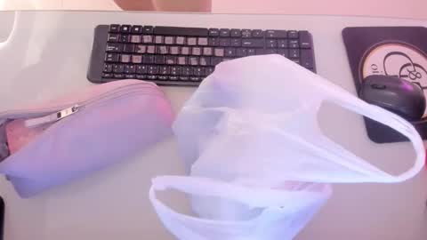    online show from November 30, 2025, 12:20 pm