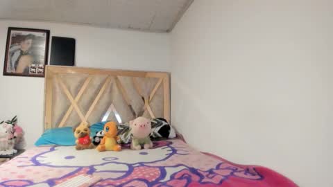 mia kaneee online show from November 11, 2025, 2:11 am