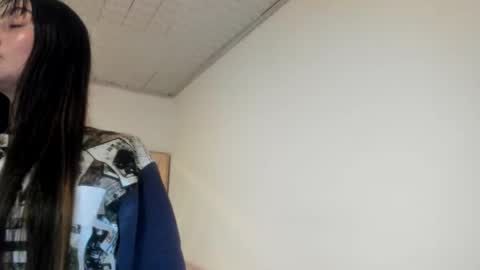 mia kaneee online show from November 26, 2025, 4:35 am