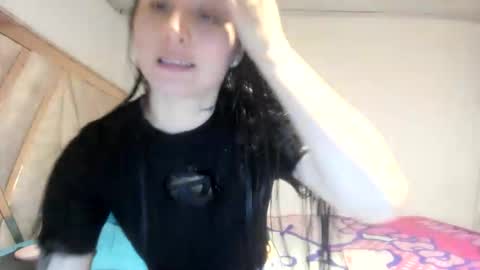 mia kaneee online show from December 17, 2025, 2:39 am