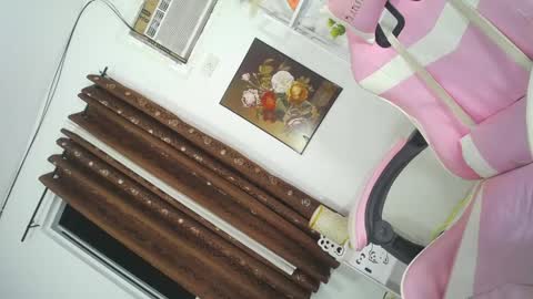 Snapshot of mia_kiss_lashes chatting on February 8, 2026, 1:58 pm Your Pretty Petite Mia online show from February 8, 2026, 1:58 pm