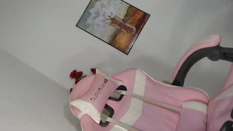 Snapshot of mia_kiss_lashes chatting on February 15, 2026, 2:52 am Your Pretty Petite Mia online show from February 15, 2026, 2:52 am