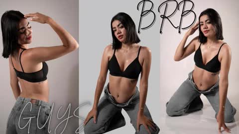 Mia online show from November 13, 2025, 3:05 am