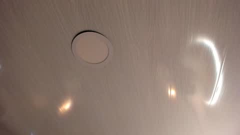 Mia online show from April 4, 2026, 8:17 pm