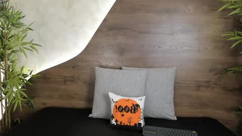 Snapshot of mia_lacy chatting on October 18, 2025, 7:25 pm mia_lacy online show from October 18, 2025, 7:25 pm