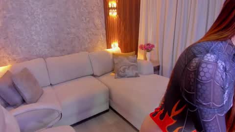 Mia Lane online show from December 15, 2025, 11:36 am