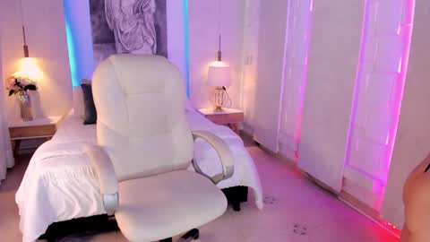 Mia Lane online show from June 2, 2026, 8:44 pm
