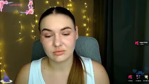 mia_lemm online show from November 3, 2025, 8:37 am