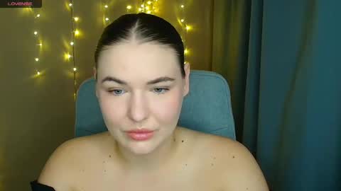 mia_lemm online show from November 10, 2025, 8:35 am