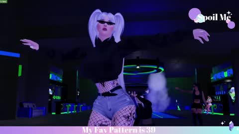 Snapshot of mia_lilah chatting on April 16, 2026, 11:29 pm Mia online show from April 16, 2026, 11:29 pm