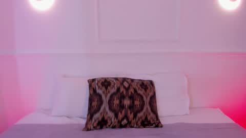 mia_lombana online show from October 22, 2025, 8:41 pm