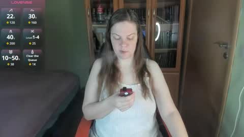 Snapshot of mia_lores chatting on May 31, 2026, 9:05 am mia_lores online show from May 31, 2026, 9:05 am