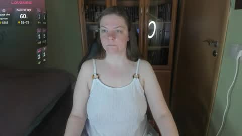 Snapshot of mia_lores chatting on June 14, 2026, 9:11 am mia_lores online show from June 14, 2026, 9:11 am