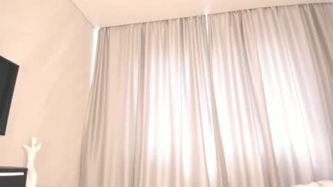Snapshot of mia_lui chatting on July 4, 2026, 5:02 am Mia 3 online show from July 4, 2026, 5:02 am