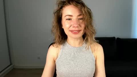 Snapshot of mia_luxx92 chatting on April 21, 2026, 1:17 pm Mia online show from April 21, 2026, 1:17 pm