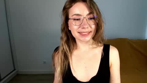 Snapshot of mia_luxx92 chatting on May 3, 2026, 1:39 pm Mia online show from May 3, 2026, 1:39 pm