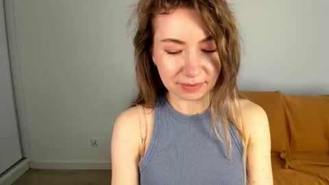 Snapshot of mia_luxx92 chatting on May 19, 2026, 7:04 am Mia online show from May 19, 2026, 7:04 am