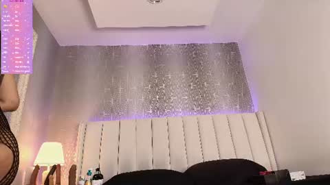 Snapshot of mia_medina chatting on July 10, 2026, 8:22 pm online show from July 10, 2026, 8:22 pm
